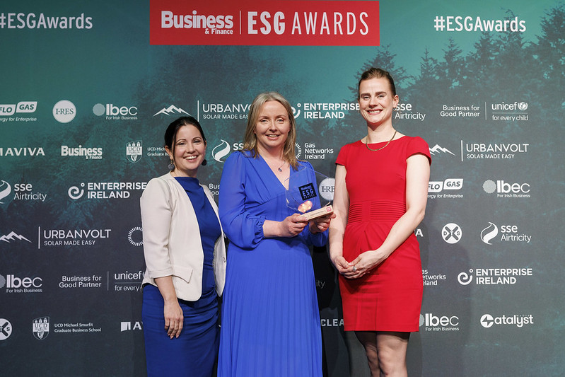 Suzanne Fitzpatrick and Edel Giltenane from Codema accept award at the ESG awards