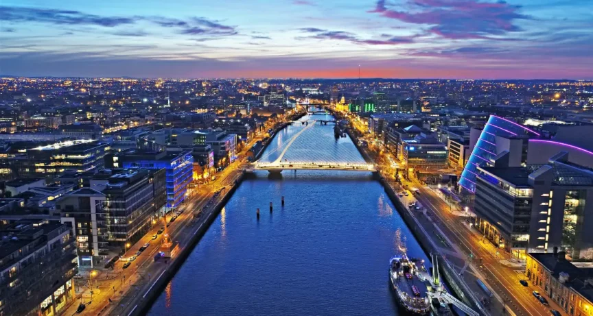 Picture of Dublin City at night.